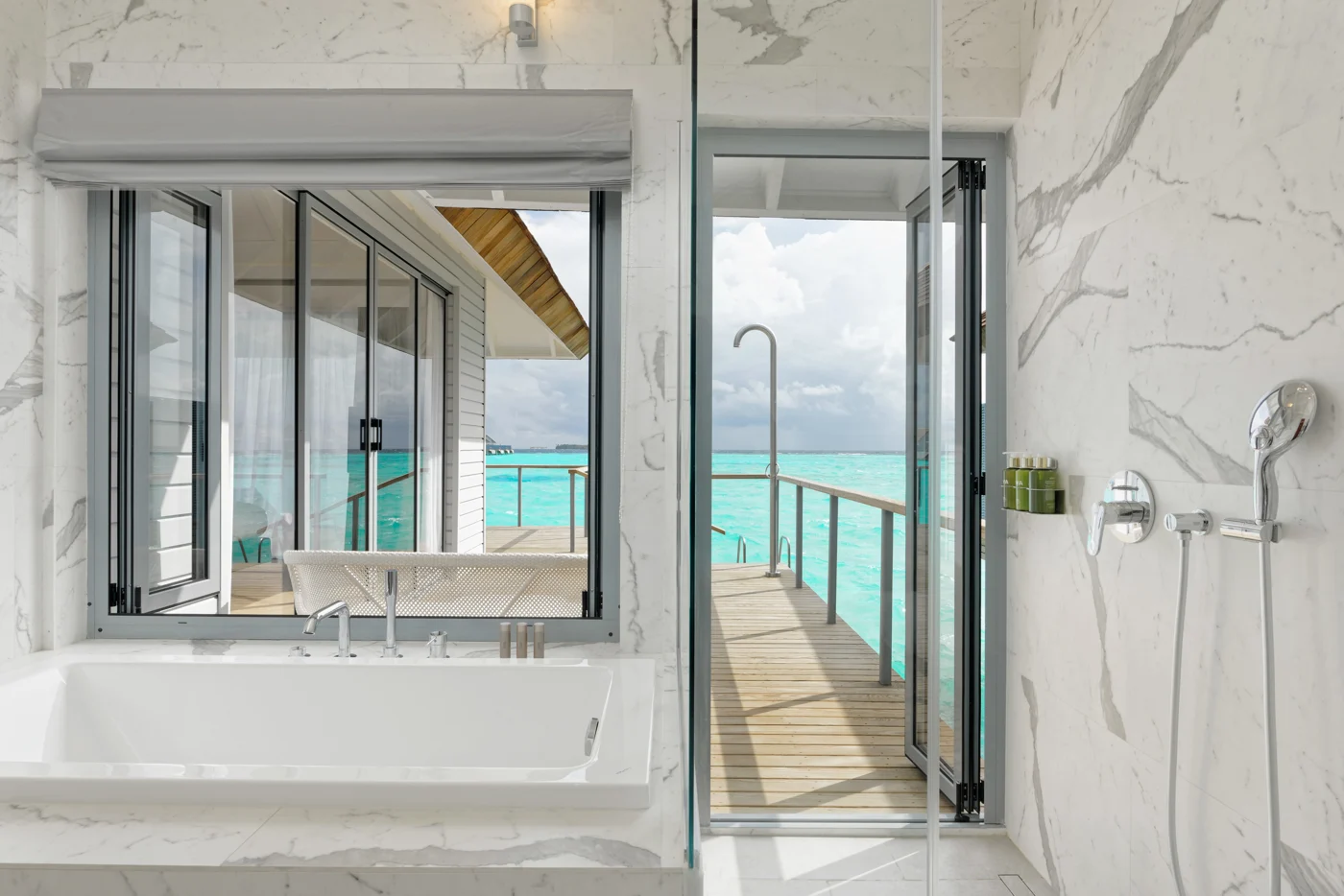 OUTRIGGER Maldives Maafushivaru - Dining